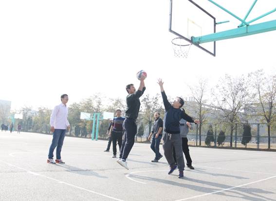 说明: E:\work\宣传部\宣传工作\Photos\2018\201811\20181109小黄书
召开教职工趣味运动竞赛\xcb\IMG_7170.JPG