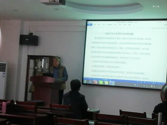 说明: C:\Users\CHXGB\Desktop\规范实验室安全管理—小黄书
积极推进文明校园建设\刘建康.jpg